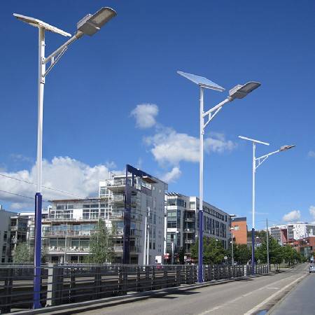 led太陽(yáng)能路燈飛鷹款太陽(yáng)能燈市政亮化照明農(nóng)村工程光伏照明亮化